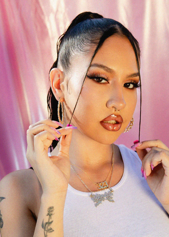 Custom jewelry Latina moms